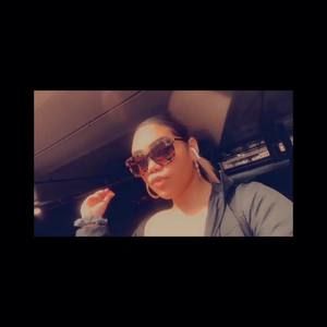 Meet your Posher, Khia